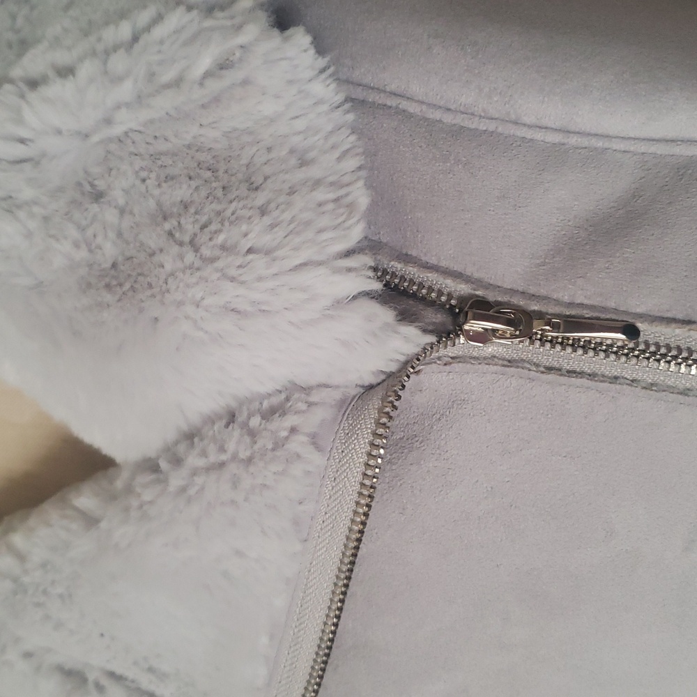 Fabulous Faux Fur - Picture 3 of 12